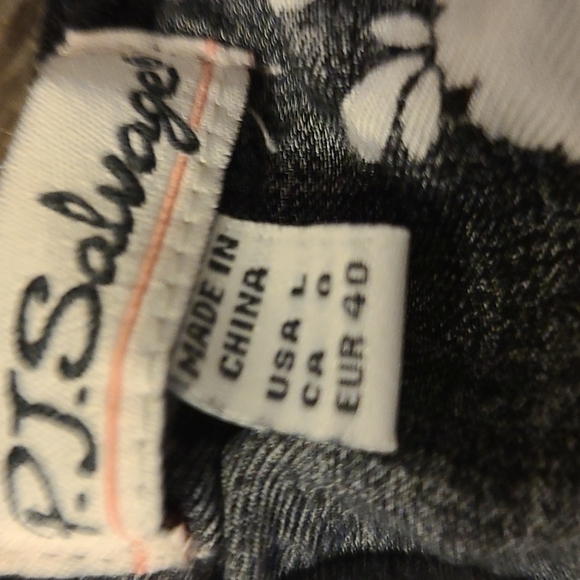 PJ Salvage large Black/white rompers w/ pockets - Picture 2 of 3